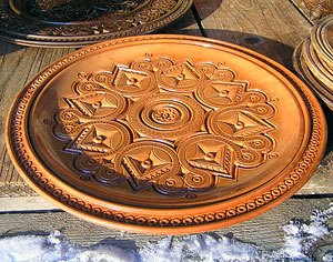 Hutsul wood-carved plate. Photo: Roman PeCHYZHak