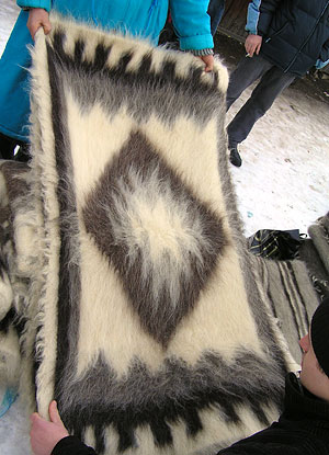 Hutsul lizhnyk (woollen blanket). Photo: Roman PeCHYZHak
