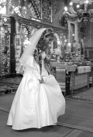 Bride in church. Photo: Chyzh