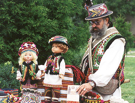 Mykola Kornelyuk — artistic weaving craftsman