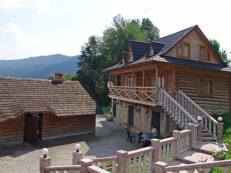 Kolyba’s exterior