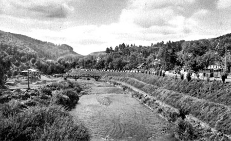 View on the river Rybnytsya from the Banskyy bridge