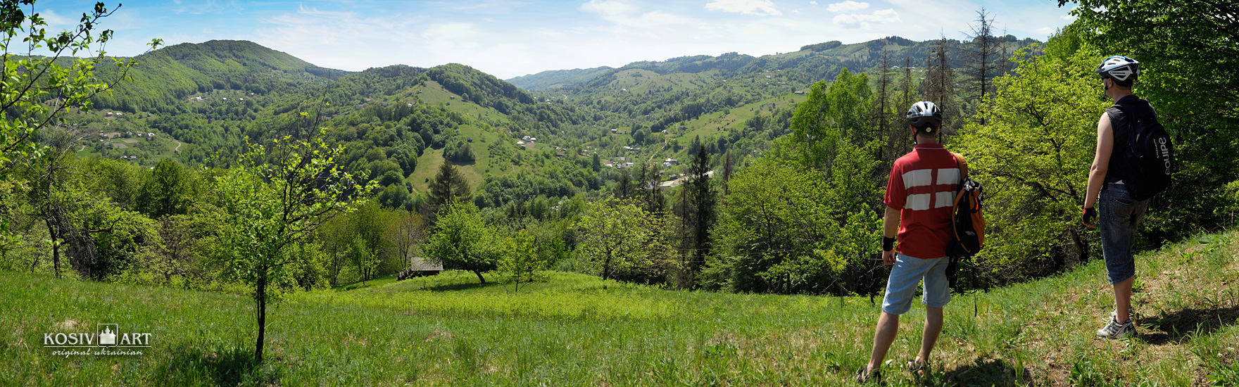 Babyn village between Sokilski and Khominski chains