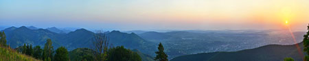 Схід сонця з гори Михалків, вид на місто Косів та село Город